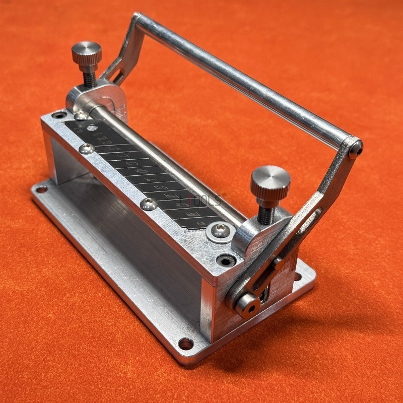 Leatherwork Machine - Macchina Manuale per Scarnificare la Pelle,